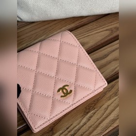 Новинка 2025 от Chanel Короткий кошелек, складывающийся пополам,