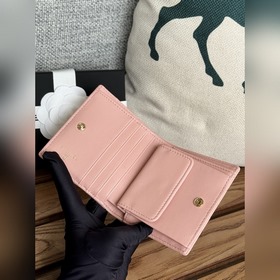 Новинка 2025 от Chanel Короткий кошелек, складывающийся пополам,