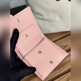 Новинка 2025 от Chanel Короткий кошелек, складывающийся пополам,