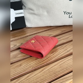 Новинка 2025 от Chanel Короткий кошелек, складывающийся пополам,