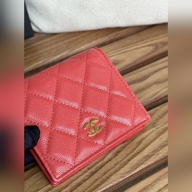 Новинка 2025 от Chanel Короткий кошелек, складывающийся пополам,