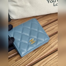 Новинка 2025 от Chanel Короткий кошелек, складывающийся пополам,