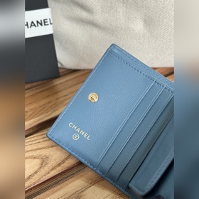 Новинка 2025 от Chanel Короткий кошелек, складывающийся пополам,