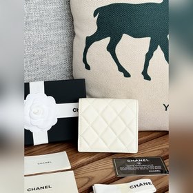 Новинка 2025 от Chanel Короткий кошелек, складывающийся пополам,