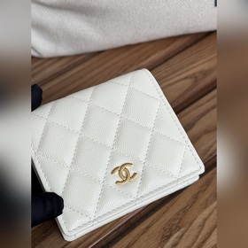 Новинка 2025 от Chanel Короткий кошелек, складывающийся пополам,