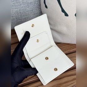 Новинка 2025 от Chanel Короткий кошелек, складывающийся пополам,