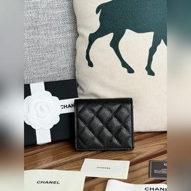 Новинка 2025 года от Chanel Короткий кошелек, складывающийся поп