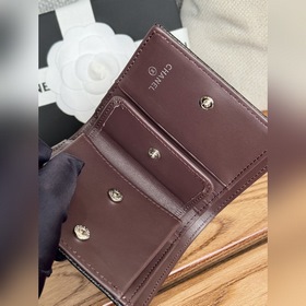 Новинка 2025 года от Chanel Короткий кошелек, складывающийся поп
