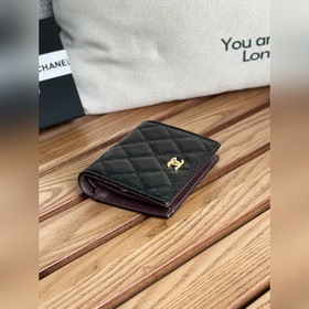 Новинка 2025 от Chanel Короткий кошелек, складывающийся пополам,