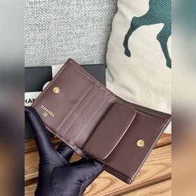 Новинка 2025 от Chanel Короткий кошелек, складывающийся пополам,