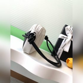 Chanel Kangpeng серия белого и черного цвета с черным панда под м