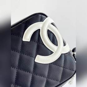 Chanel Kangpeng серия черно-белая сумка под мышку с пандой Очень 