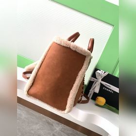Chanel 24k, модель для показа, коричневая сумка из меха Оленья к