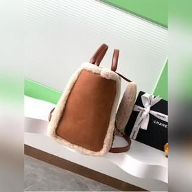 Chanel 24k, модель для показа, коричневая сумка из меха Оленья к