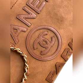 Chanel 24k, модель для показа, коричневая сумка из меха Оленья к