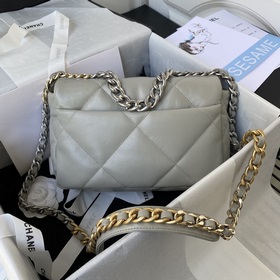 1160 Маленькая серебряная цепочка Chanel осень-зима 19. Сумка, со