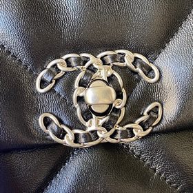 1160 Маленькая серебряная цепочка Chanel осень-зима 19. Сумка, со