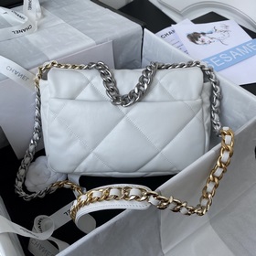 1160 Маленькая серебряная цепочка Chanel осень-зима 19Bag, сочета