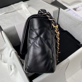 1160 Маленькая сумка Chanel осень-зима 2019. Сочетание всех класс