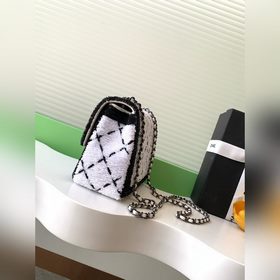 Сумка Chanel 24P с пайетками Это то, что нужно! Бело-черная клетк