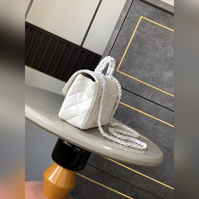 5243 Маленькая сумка Chanel с ручкой! Сумка с клапаном из кожи яг