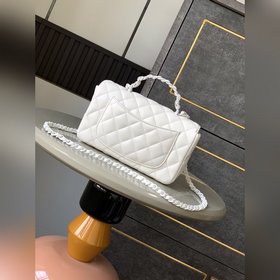 5243 Маленькая сумка Chanel с ручкой! Сумка с клапаном из кожи яг
