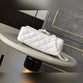 5243 Маленькая сумка Chanel с ручкой! Сумка с клапаном из кожи яг