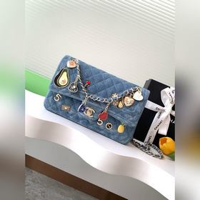 Chanel, ограниченная серия, подержанная, с эмблемой, джинсовая В