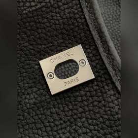 Chanel черно-серебряная сумка с двумя карманами Долгожданная сумк