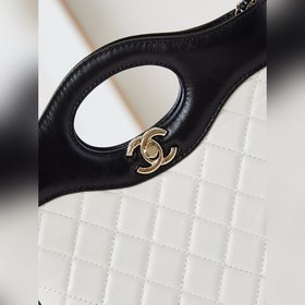 Сумка 24b31bag возвращается в моду. Она модная, универсальная и о