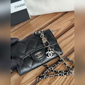 Новая модель поясной сумки Chane из кожи крупного животного. Еще 