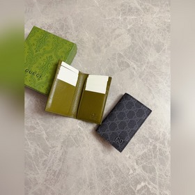 Новая коллекция Gucci представляет тонкий и компактный кошелек с 