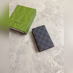 Новая коллекция Gucci представляет тонкий и компактный кошелек с 