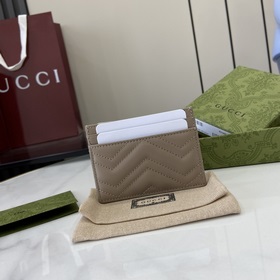Карточный чехол GG Marmont. Классические аксессуары Gucci продолж