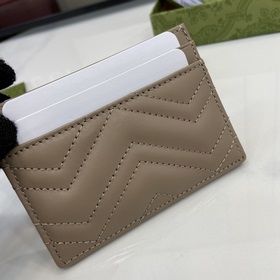 Карточный чехол GG Marmont. Классические аксессуары Gucci продолж
