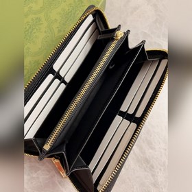 Качество фирменного магазина, товары высшего качества, фотографии