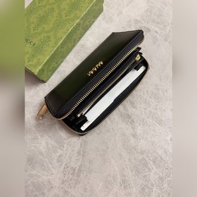 Качество фирменного магазина, товары высшего качества, фотографии