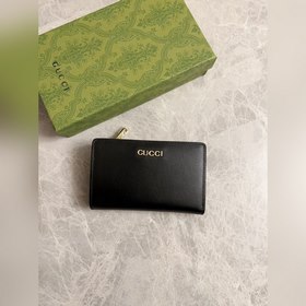 Качество фирменного магазина, товары высшего качества, фотографии