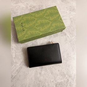 Качество фирменного магазина, товары высшего качества, фотографии