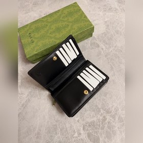 Качество фирменного магазина, товары высшего качества, фотографии