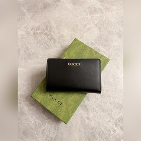 Качество фирменного магазина, товары высшего качества, фотографии