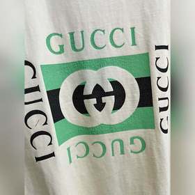 Gucci – лучший выбор для ношения отдельно или под одежду. Высокок