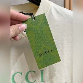 Gucci – лучший выбор для ношения отдельно или под одежду. Высокок