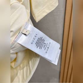 Gucci – лучший выбор для ношения отдельно или под одежду. Высокок