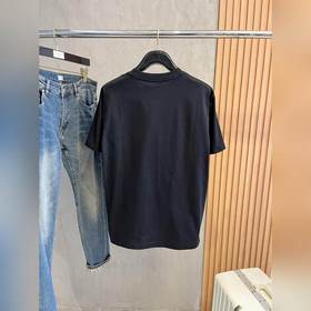 Gucci – идеальный вариант для ношения отдельно или в качестве осн