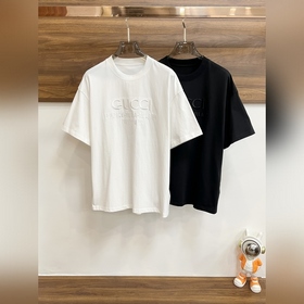 Gucci 2025ss весенняя коллекция. Новая модель футболки Gucci с кр