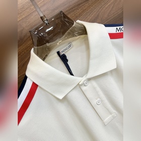 Gucci 25S весенняя новинка. Футболка с воротником Gucci с коротки