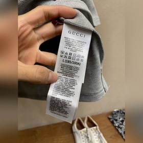 Gucci, ограниченная серия короткорукавных поло с изображением зме