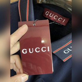 Gucci 25S весенняя новинка. Футболка с воротником Gucci с коротки