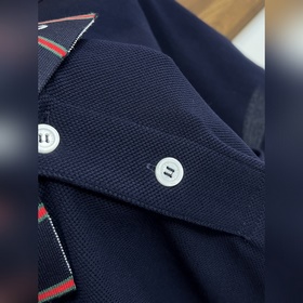 Gucci 25S весенняя новинка. Футболка с воротником Gucci с коротки